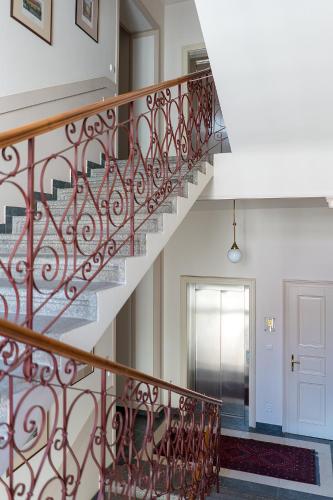 Hunger Wall Residence - image 2