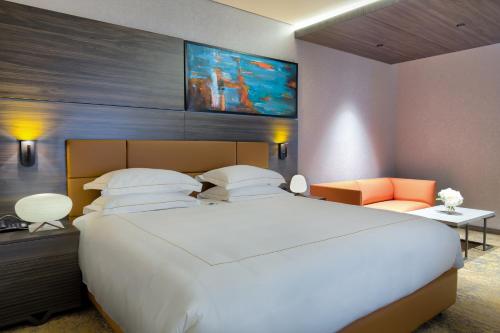 Emerald Hotel Room Type - Large Double Room