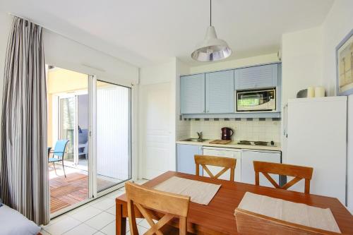 Konyha, Residence Les Grands Pins - maeva Home in Carcans