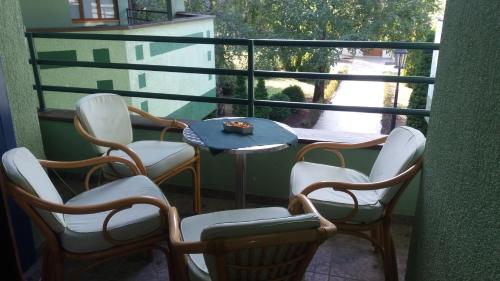 Balkons/terase, Garni Lupus prenoćište (Garni Lupus prenociste) in Kaņiža