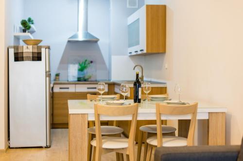 One-Bedroom Apartment image 3