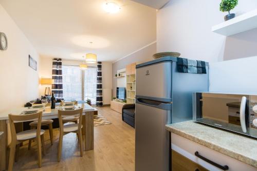 One-Bedroom Apartment image 4
