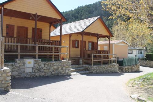 Bungalows Pont d'Ardaix - Hotel - El Pont de Bar