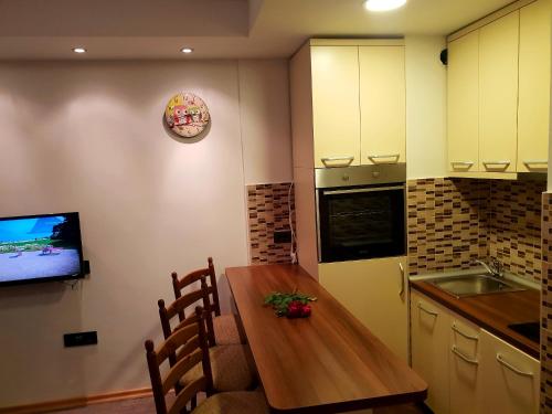 Apartment Superior Centar - image 10