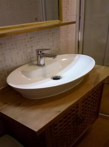 Apartment Vrbnik 8 - image 6