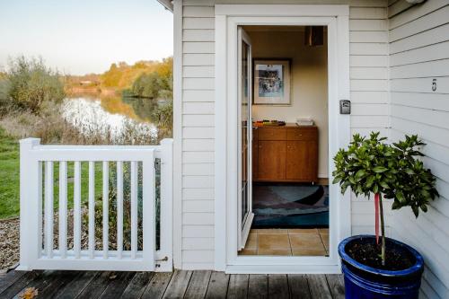 Entrada, Windrush Turret Lodge in Worcestershire