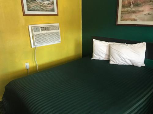 Cooper Motel Tuscola – Tuscola, IL