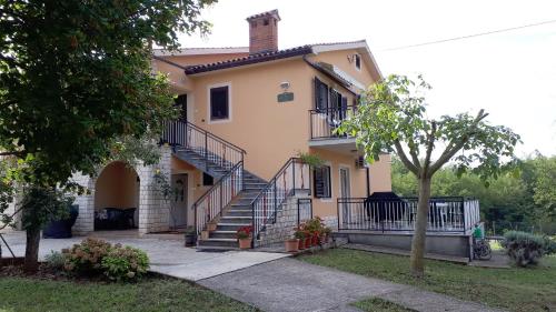  Apartment Sumber 1, Pension in Šumber