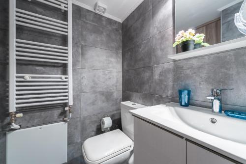Stylish Home in Koukaki by Cloudkeys - image 2