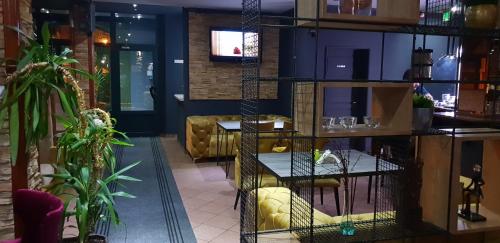 Hotel S - image 12