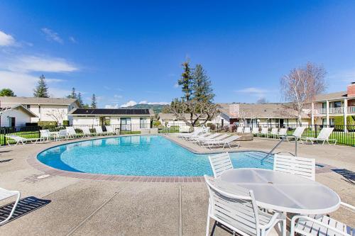 2-Bedroom Condo Near Trails #SILV374P - main image
