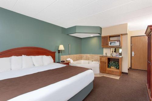 AmericInn by Wyndham Chippewa Falls