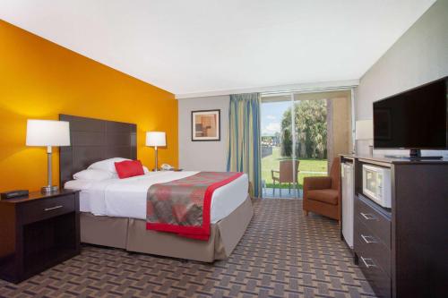 Ramada by Wyndham Davenport Orlando South