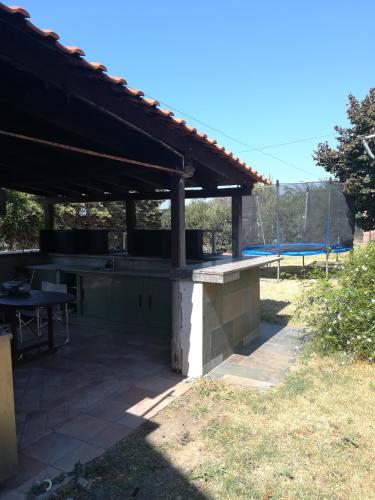 Rural villa Private pool, BBQ, court ,20' airport