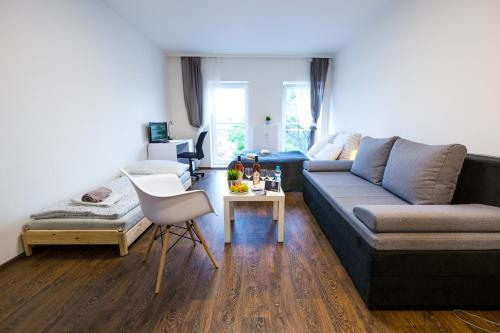 Deluxe Apartment with Balcony and Parking image 5