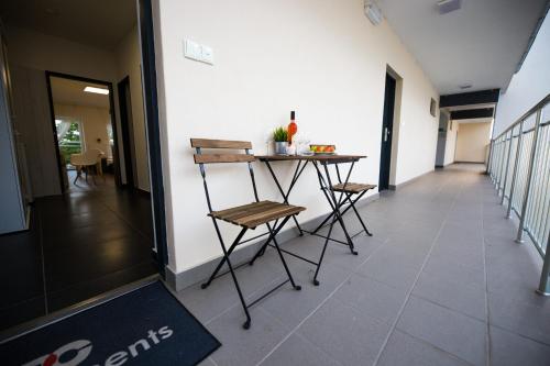 Deluxe Apartment with Balcony and Parking image 10