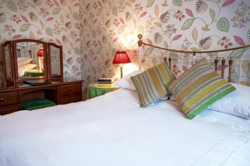 Bishopsgate House Hotel - Tap to explore photos