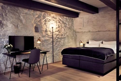 1 queen bed