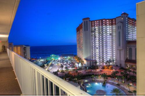 Laketown Wharf 735 by Zia - image 5