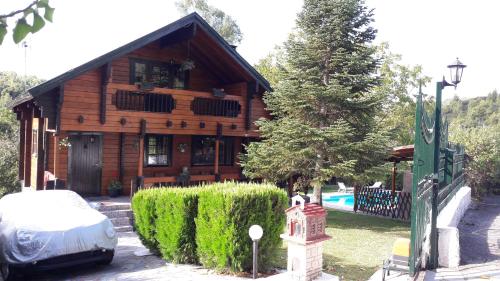  Wooden house with private pool in Kiparíssion