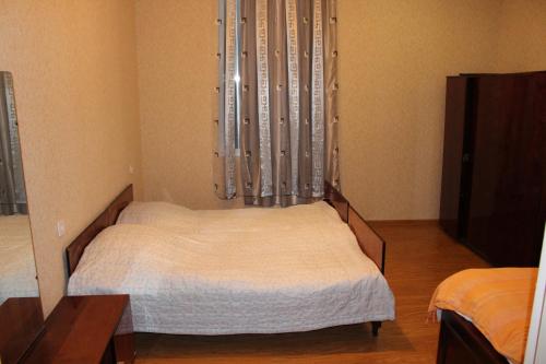 2 twin beds