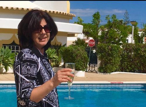  Villa Costa, Unterkunft in Quarteira