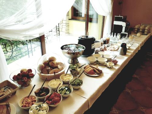 อาหารและเครื่องดื่ม, Noclegi i restauracja Zajazd Pod Skala in ยาสวอ