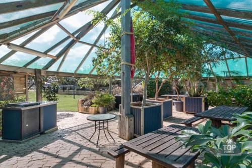 บริการและสิ่งอำนวยความสะดวก, Dongara Tourist Park in พอร์ตเดนิสัน