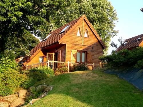 Lake Dathee Lodge gîte à louer Golf Viré La Dathée