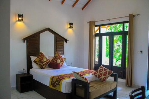 Deluxe Couple Room with Nature View image 3