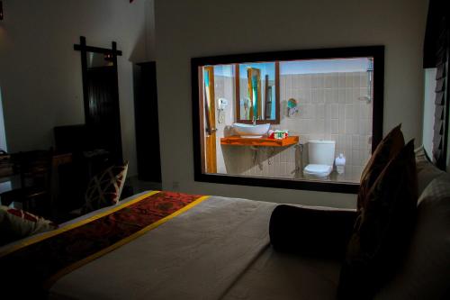 Deluxe Couple Room with Nature View image 4