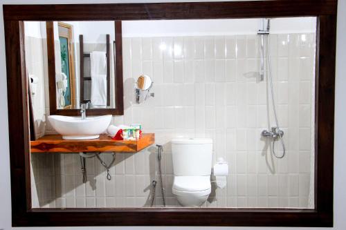 Deluxe Couple Room with Nature View image 10
