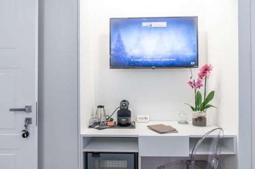 Charming Roma - image 7