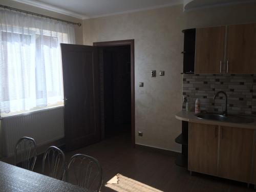 Camelot - image 12