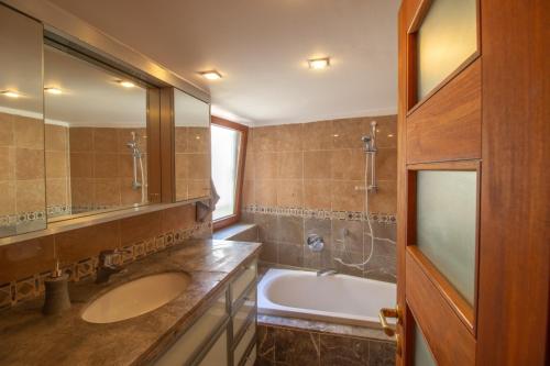 Art Apartment In Mamila - image 2