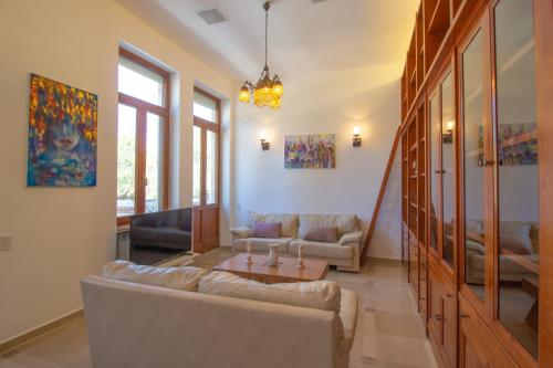 Art Apartment In Mamila - main image