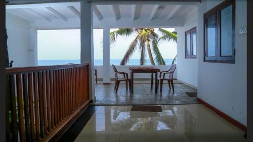 Balcony/terrace, Hansa Surf Hotel in Hikkaduwa