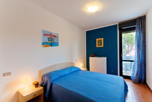 One-Bedroom Apartment image 4