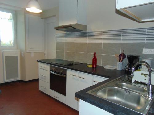 virtuvė, 325 Route du Fourou in Airport