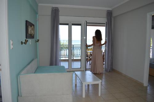 One-Bedroom Apartment with Sea and Pool View - 1st floor