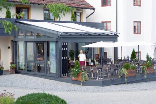 Gasthaus und Pension Zur Linde - main image