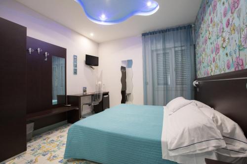 Superior Double Room image 8