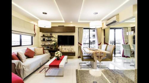 Grand Apartment near BGC, Manila