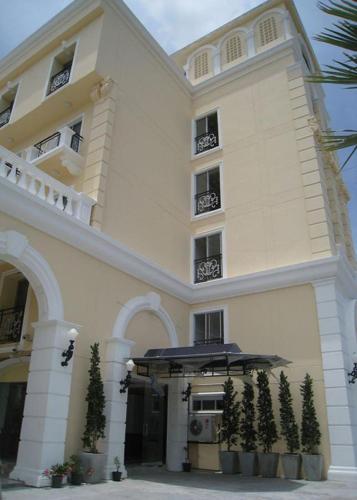 Rafael Hotel and Mansion Bangkok - SHA Extra Plus Certified photo 2