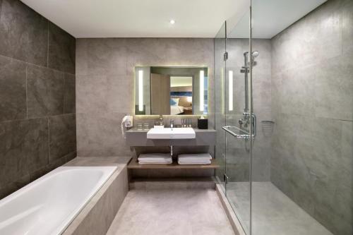 room detail thumbnail 2