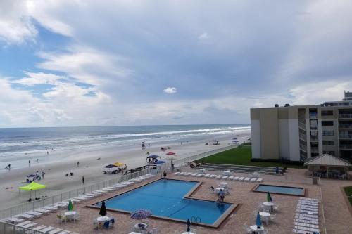 Castle Reef Condos - image 4