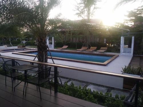 Swimming pool, Ingaun Resort Kanchanaburi in Nong Prue