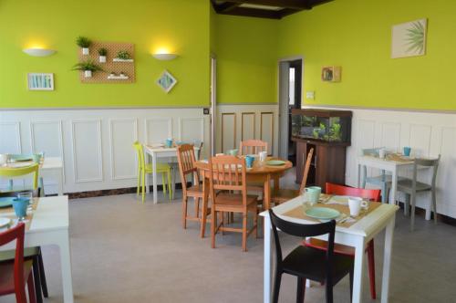 อาหารและเครื่องดื่ม, Hotel de la Colombiere in ชาลง-ซูร์-โซน