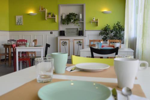 อาหารและเครื่องดื่ม, Hotel de la Colombiere in ชาลง-ซูร์-โซน