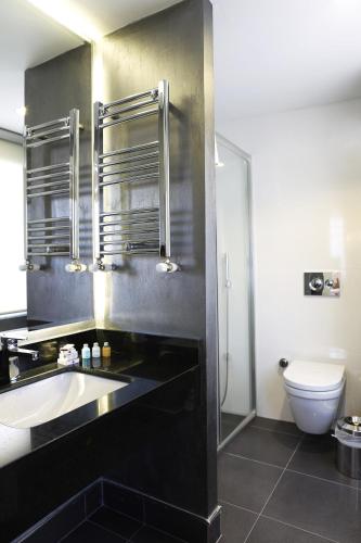 Taximtown Hotel - image 2